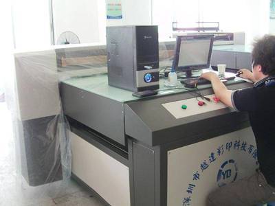 浙江玻璃衣柜門噴繪機(jī) 行業(yè)革新與設(shè)備選購(gòu)指南